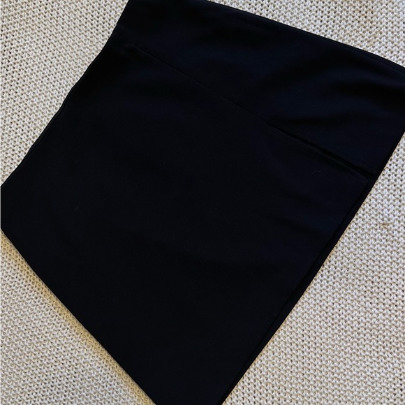 Classic Black Mini Skirt - Picture 2 of 5